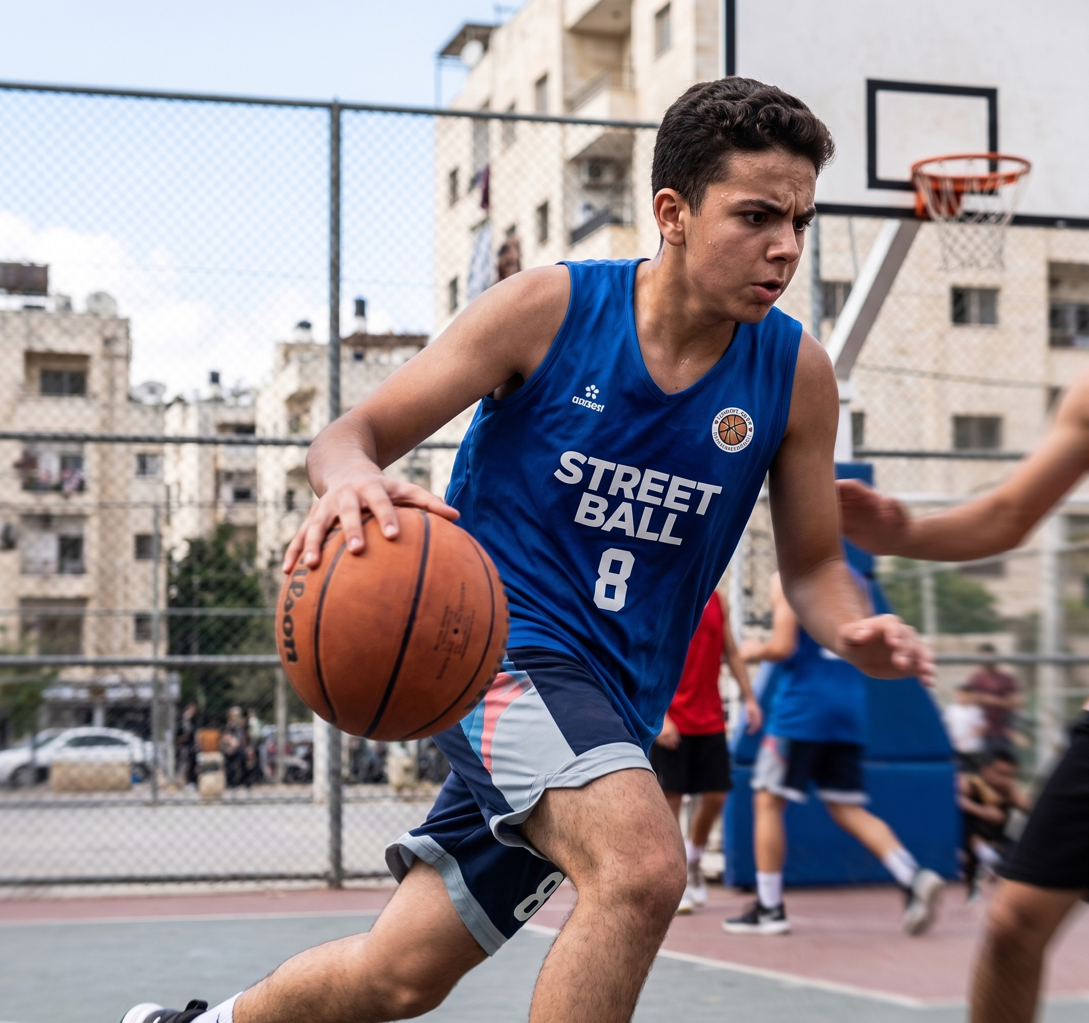 Sokak basketbolu oynarken